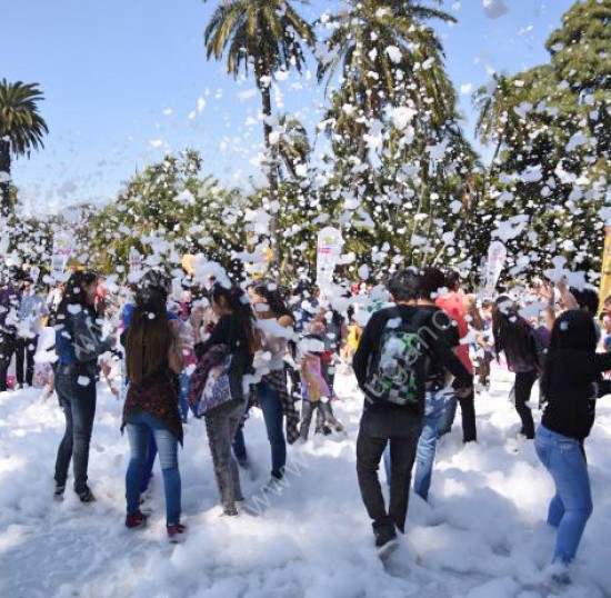 El Indoamericano, el Rosedal y la Plaza San Martín se visten de primavera Fiesta de espuma durante la primavera porteña