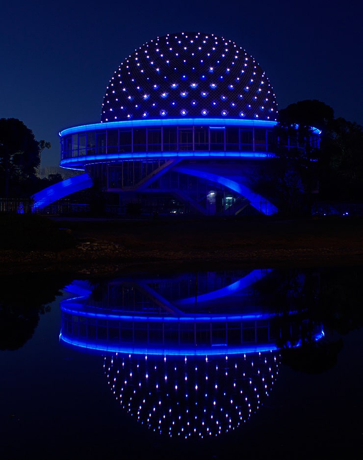 Planetario de Buenos Aires por la noche - Diciembre 2011 - VillaLugano.com