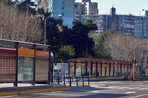 Metrobus Sur: Parada Lisandro de la Torre y Avenida Roca