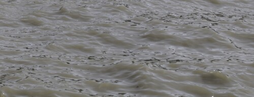 Agua no contaminada del Río de la Plata